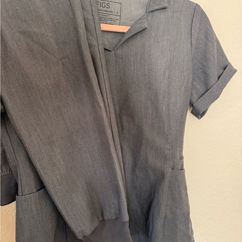 FIGS scrubs set size S